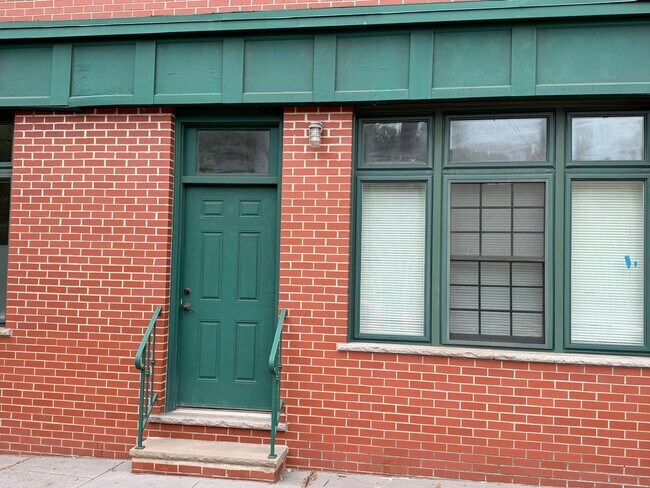 Building Photo - 473 Newark Ave