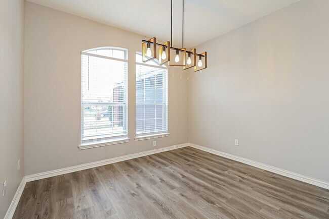 Building Photo - 113 Oak Hollow Ln