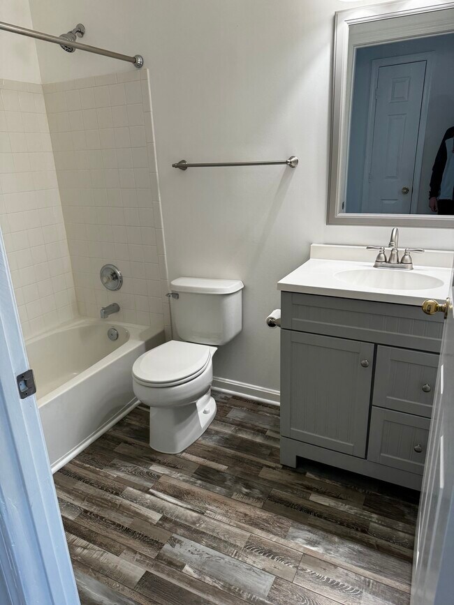 Building Photo - 43114 Watercrest Square