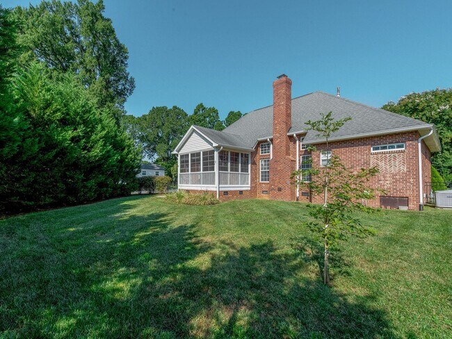 Building Photo - Take a look at this stunning Cotswold dream home.