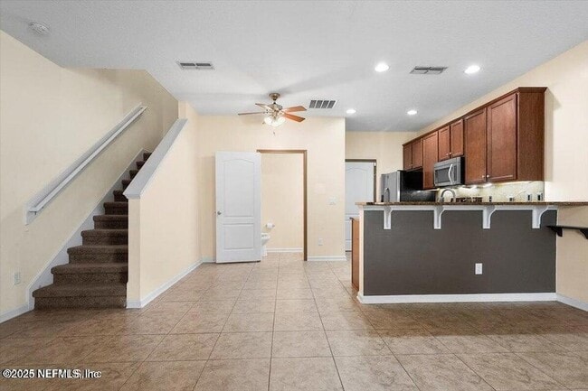 Building Photo - 612 Wishing Wy