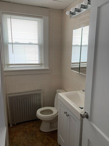 Bathroom Photo1 - 14 Bohl Ave
