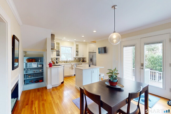 Building Photo - 375 West Ave