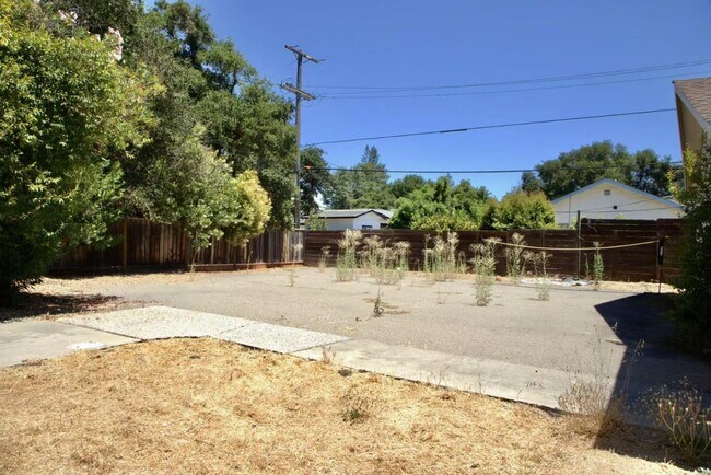 Building Photo - 20231 Merrick Dr