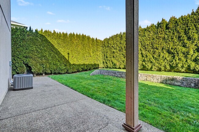 Building Photo - Two-Story 3 bed, 2.5 bath Home in East Salem with Large Bonus Room!