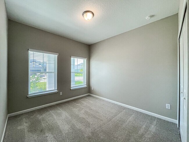 Building Photo - Silverleaf 4/3 w water view!!