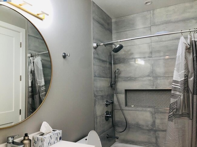 Building Photo - 466-4B1 Ruthven,Palo Alto CA 94301