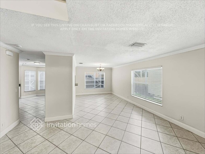 Building Photo - 10769 Oak Lake Way