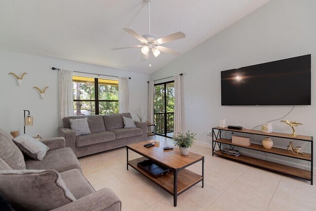 Building Photo - 13095 Belhaven Ct