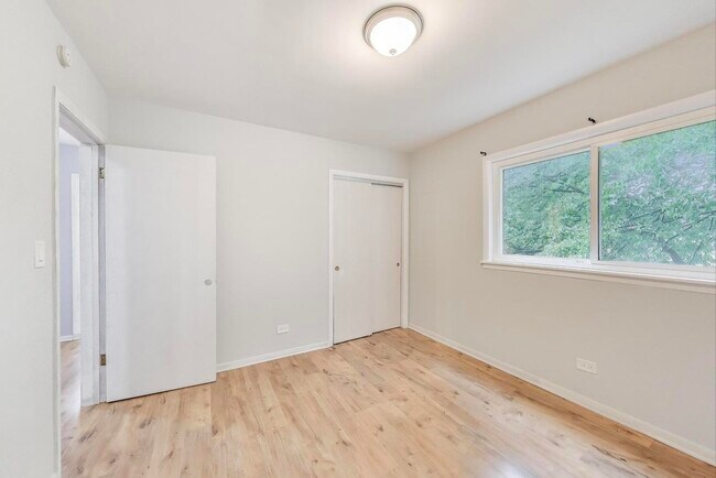 Building Photo - 4257 Oakton St