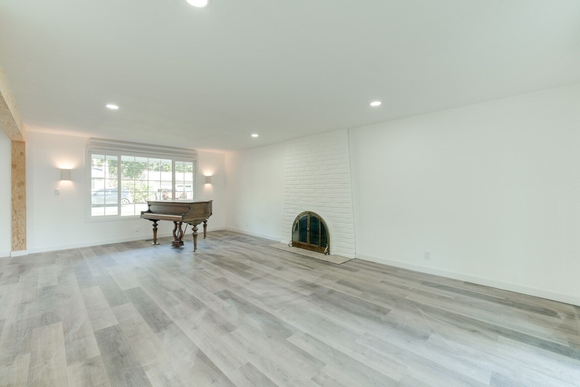 Building Photo - 12225 105th Ave NE