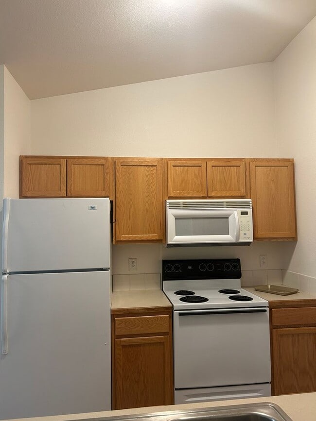 Building Photo - 10054 W Garverdale Ln