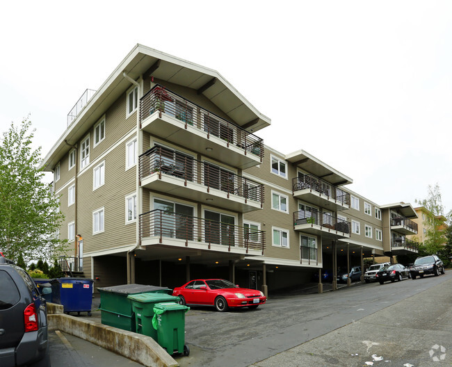 Building Photo - Mariner Apartments
