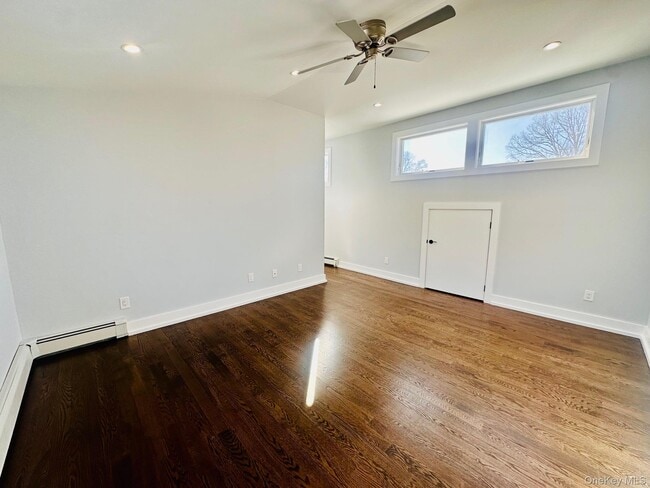 Building Photo - 11 W Glen Ave