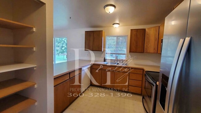 Building Photo - Peaceful End-of-Street Duplex with Private...
