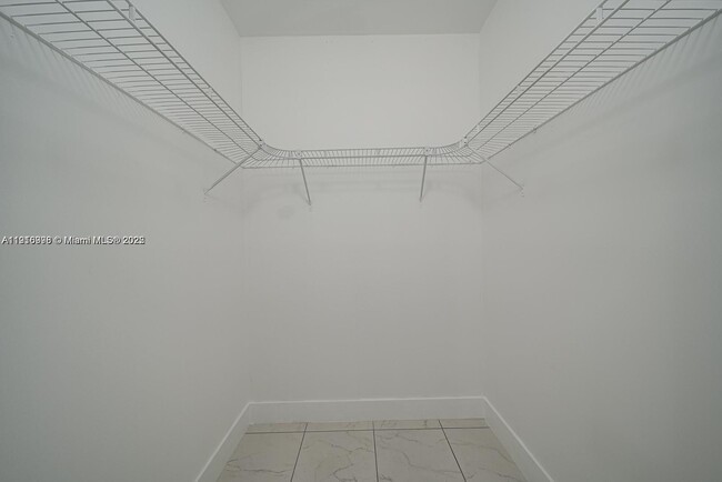 Building Photo - 14708 NE 7th Ave