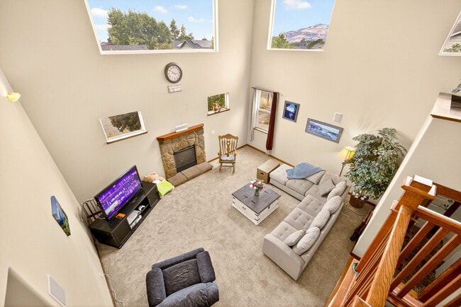 Building Photo - 1719 Lithia Way