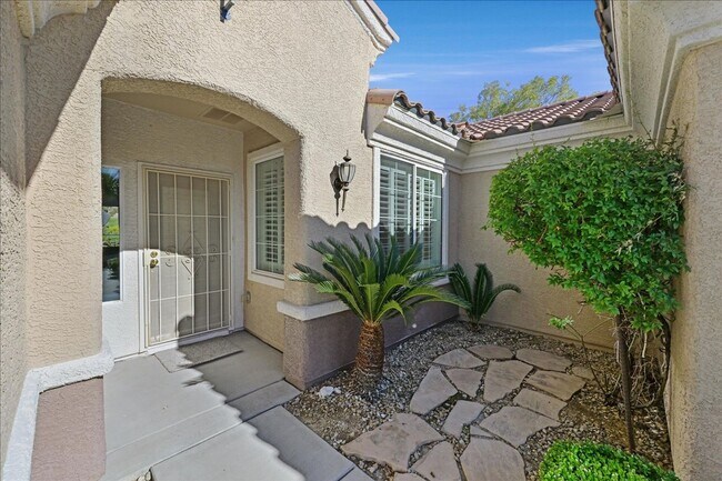 Building Photo - Golf Course Views in Sun City Anthem!  Age...