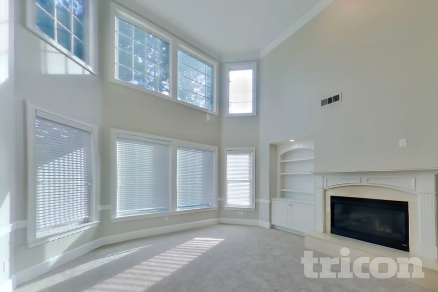Building Photo - 129 Green Branch Dr