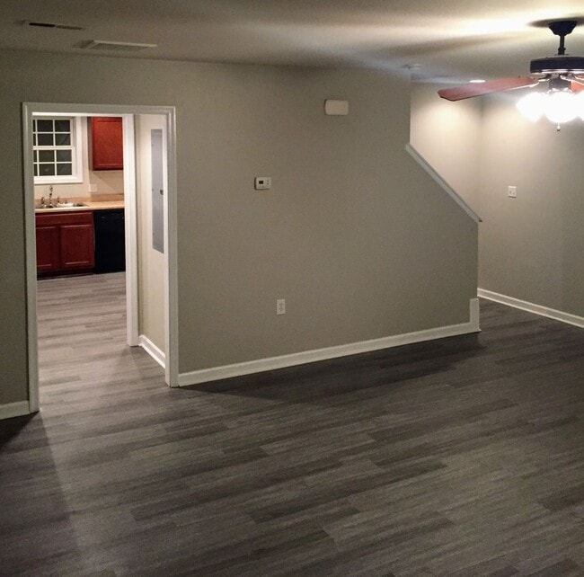 Building Photo - 3 Bedroom Townhome in Lynchburg
