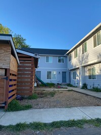 Building Photo - 8527-8539 SE Clinton 7 plex