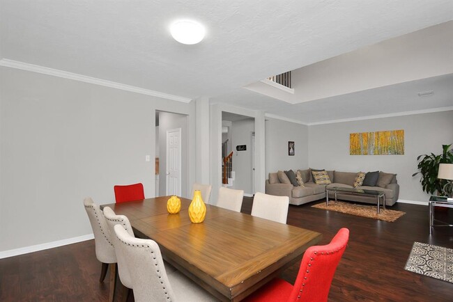 Building Photo - 2322 Lord Nelson Dr
