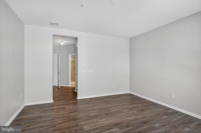 Building Photo - 127 Timberlake Dr