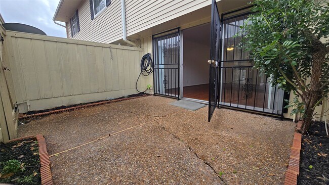 Building Photo - 2039 Winrock Blvd