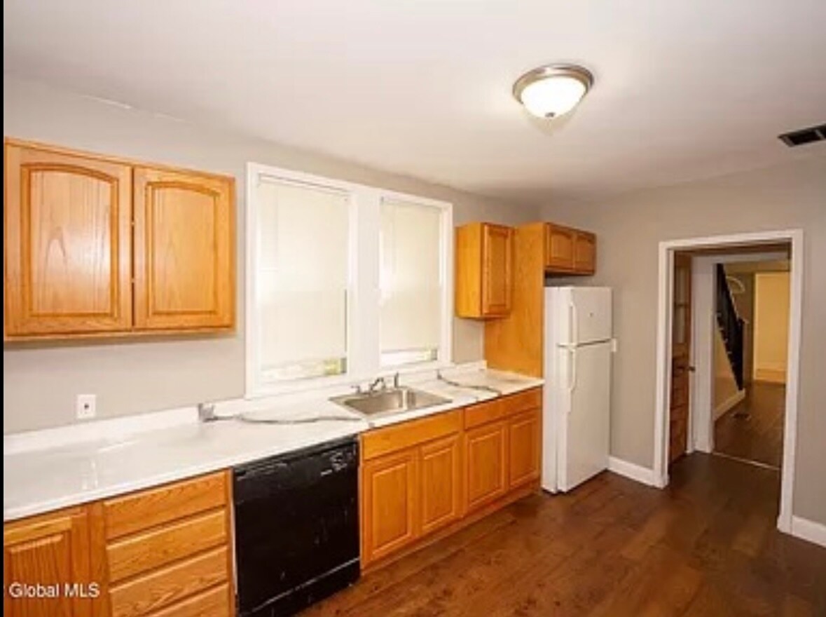 Building Photo - 1508 Tibbits Ave