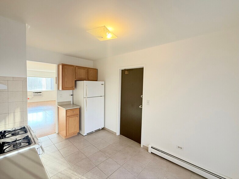 Building Photo - 1309 S Sir Galahad Ln