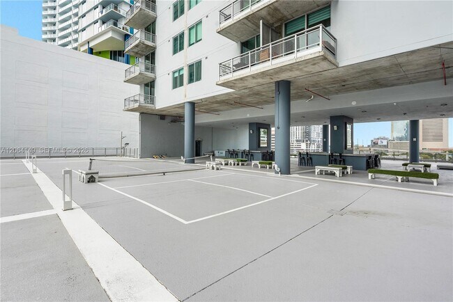 Building Photo - 690 SW 1st Ct