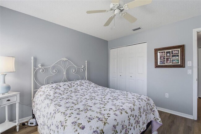 Building Photo - 1221 Wolford Dr