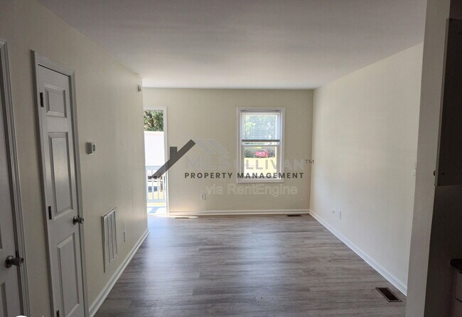 Building Photo - 9 Fisher Pl