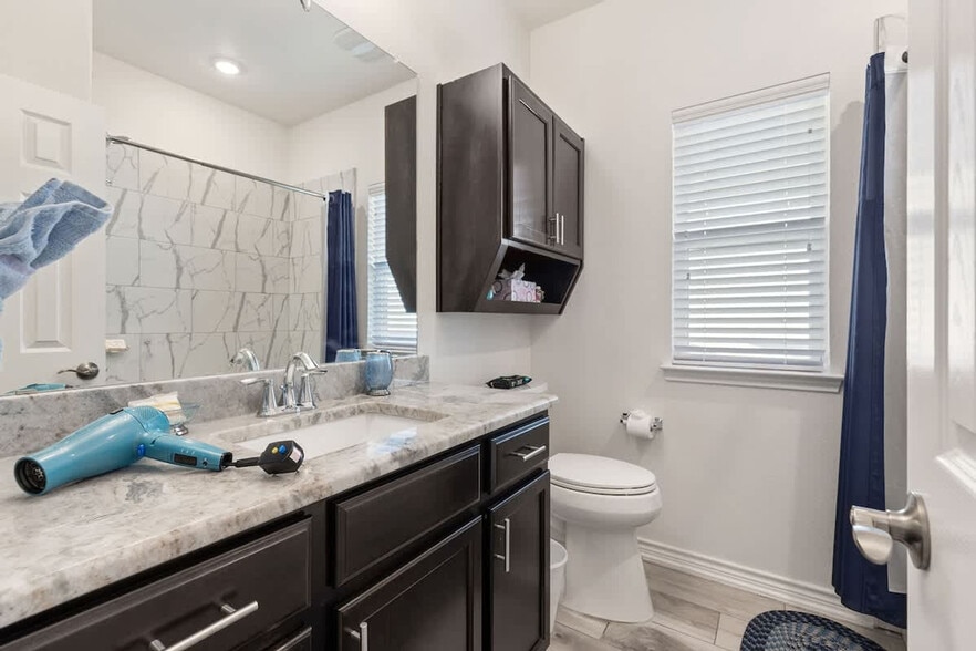 Building Photo - 1021 Monte Verde Dr