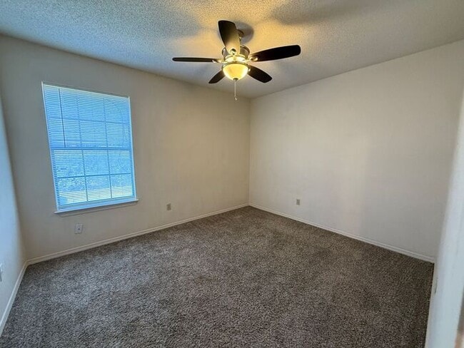 Building Photo - Gulf Breeze - Sandpiper Village - 3 bedroo...