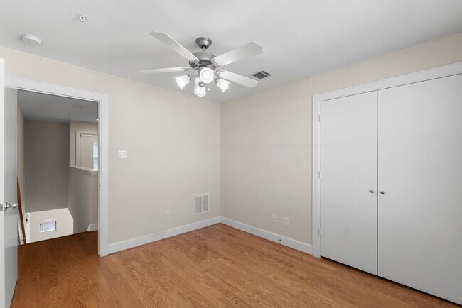 Building Photo - 2710 Hullsmith Dr