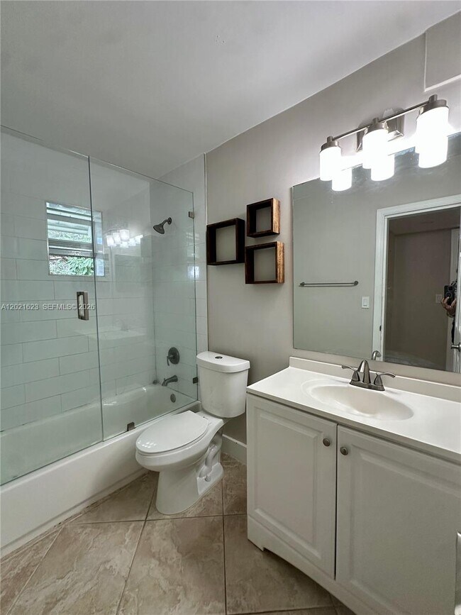 Building Photo - 8617 SW 68th Ct