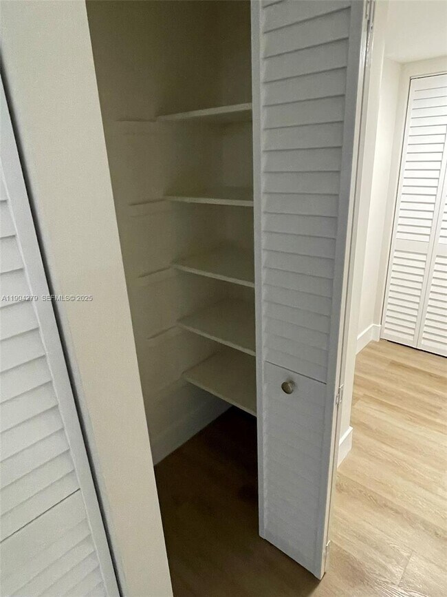 Building Photo - 8107 SW 72nd Ave