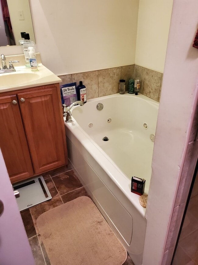 Building Photo - Tranquil Expanse : 4BR | 2.5 BA , House in Moncks Corner