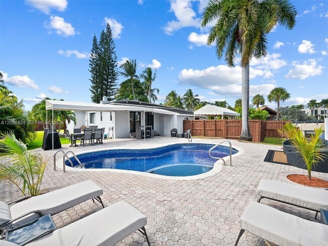 Building Photo - 2301 E Las Olas Blvd
