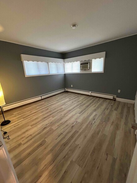 Building Photo - 5 Serpentine Ln