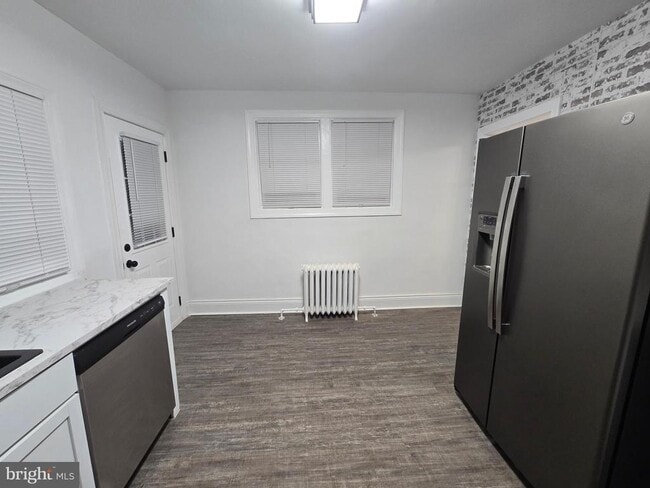 Building Photo - 4444 Fleming St