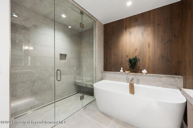 Building Photo - 180 Wood Rd