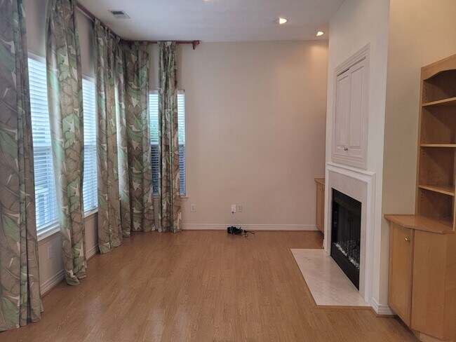 Building Photo - THREE SHIPS LANDING - Four Bedroom Condo