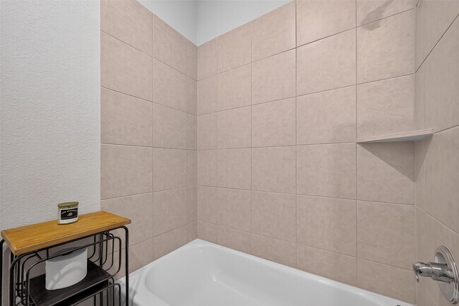 Building Photo - 8102 Coral Dr