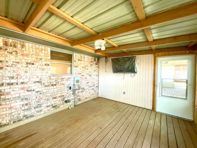 Building Photo - 5303 Shady Oak Cir