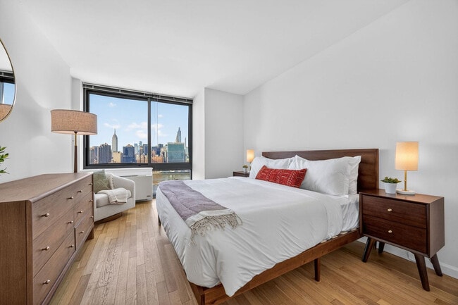 Building Photo - 33 Park View Ave