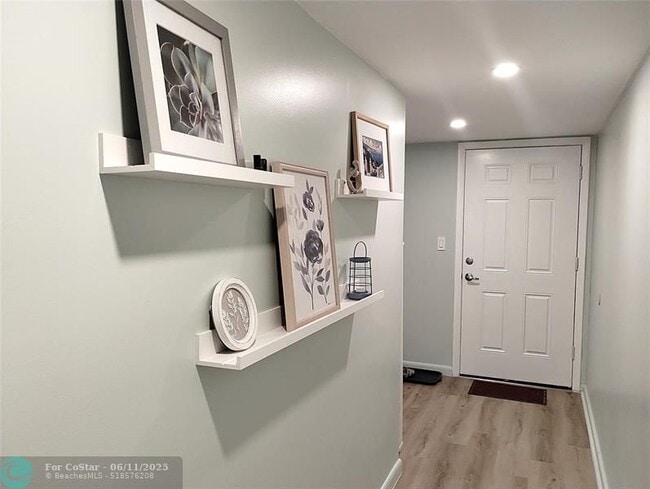 Building Photo - 3402 Bimini Ln