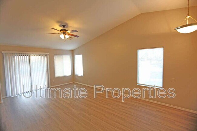 Building Photo - 2026 S 83rd Dr