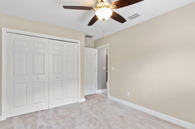 Building Photo - 14617 E Zachary Dr